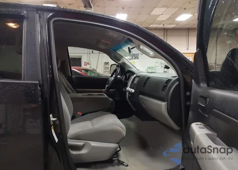 2009 Toyota Tundra Grade 5.7L V8 z USA, uszkodzony, nr VIN 5TFDV54139X088744